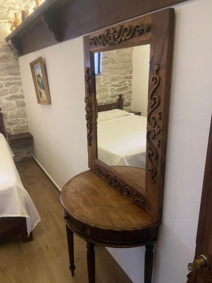 Konaku Guest House Gjirokastër Eksteriør billede