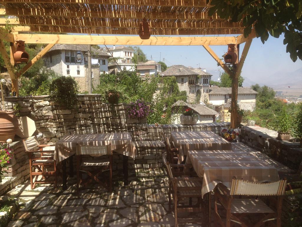Konaku Guest House Gjirokastër Eksteriør billede