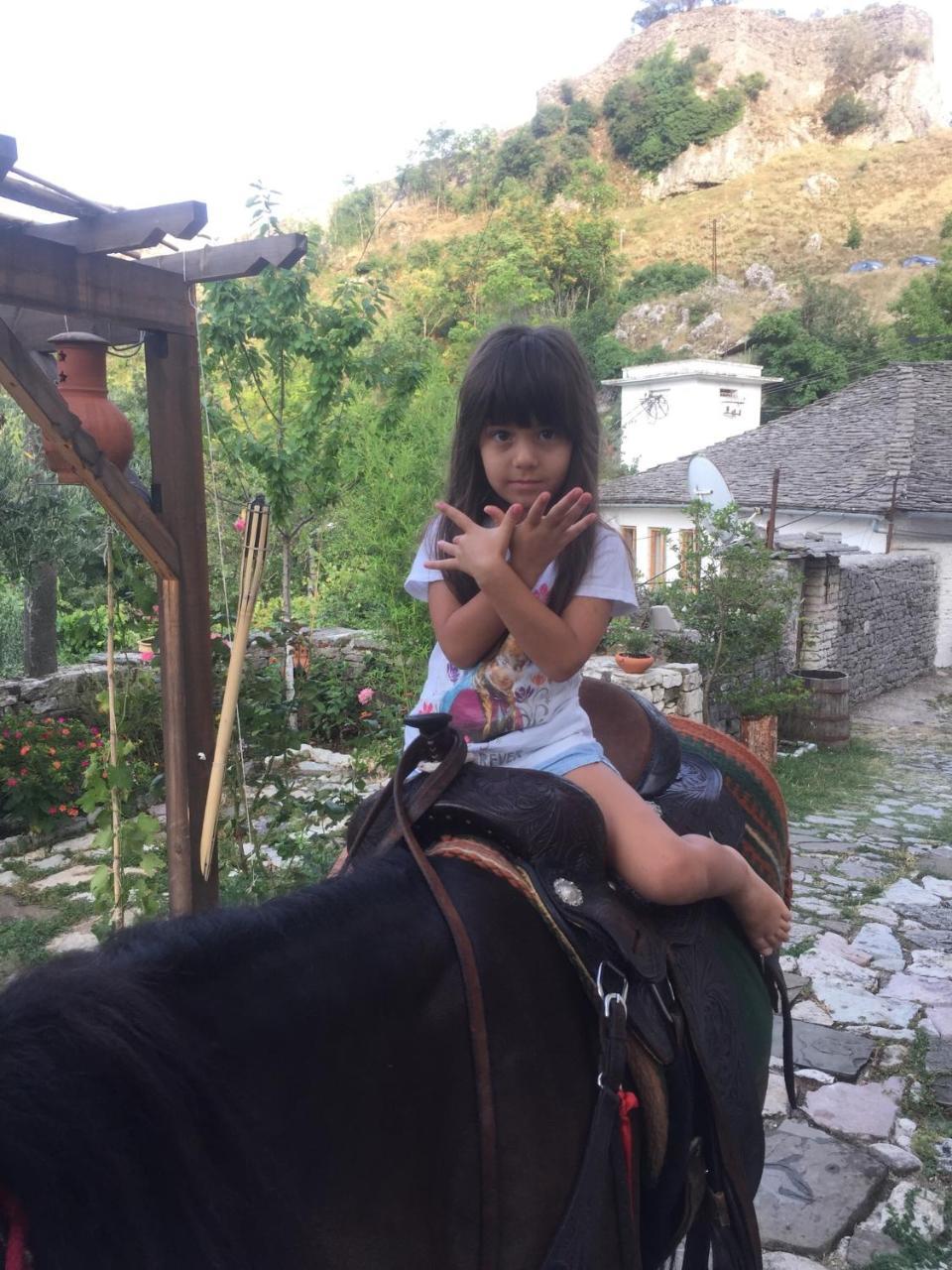 Konaku Guest House Gjirokastër Eksteriør billede