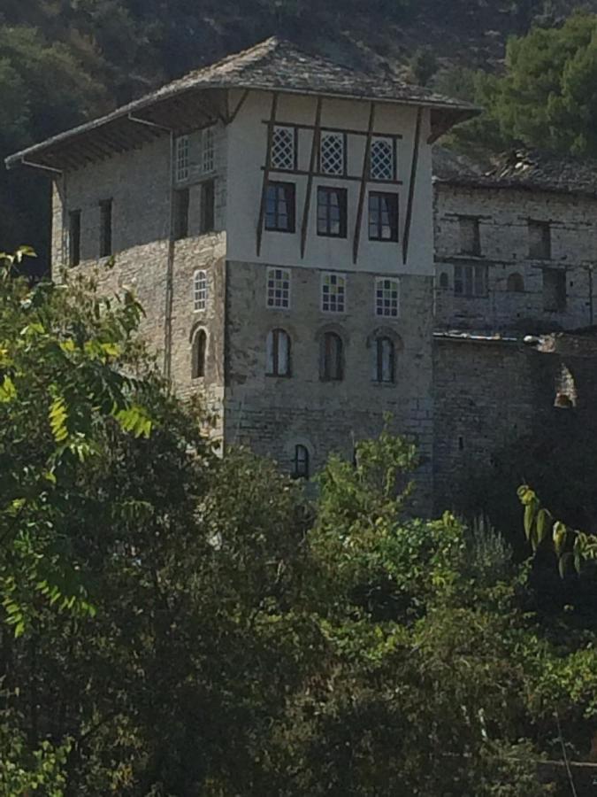 Konaku Guest House Gjirokastër Eksteriør billede
